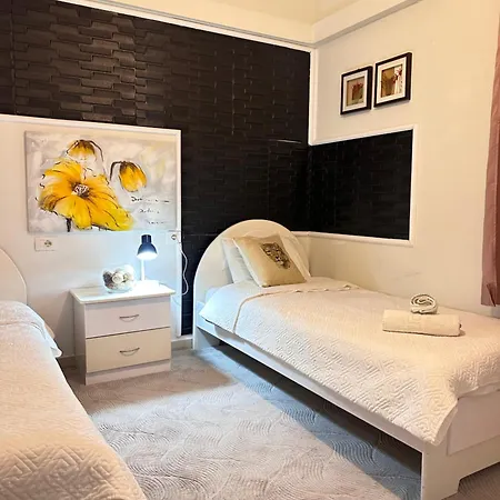 Sandra's Sea View Апартаменты Саранда