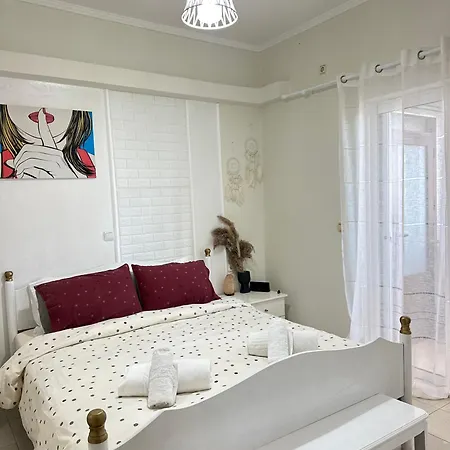 Sandra's Sea View Apartment Sarandë